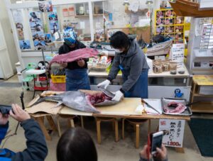 マグロ解体ショー